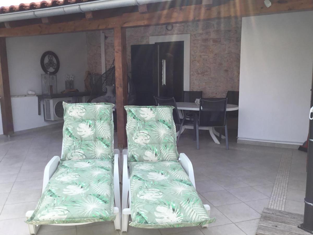 Stein Haus Villa Pirovac Eksteriør bilde
