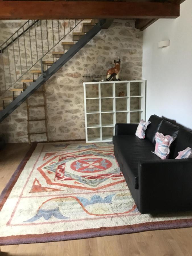 Stein Haus Villa Pirovac Eksteriør bilde