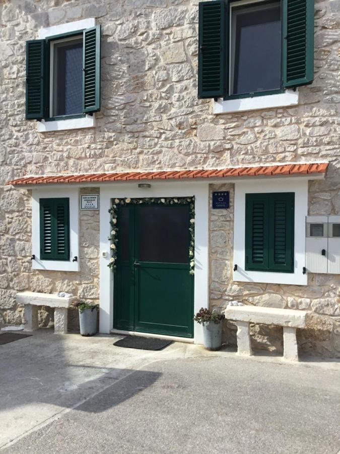 Stein Haus Villa Pirovac Eksteriør bilde