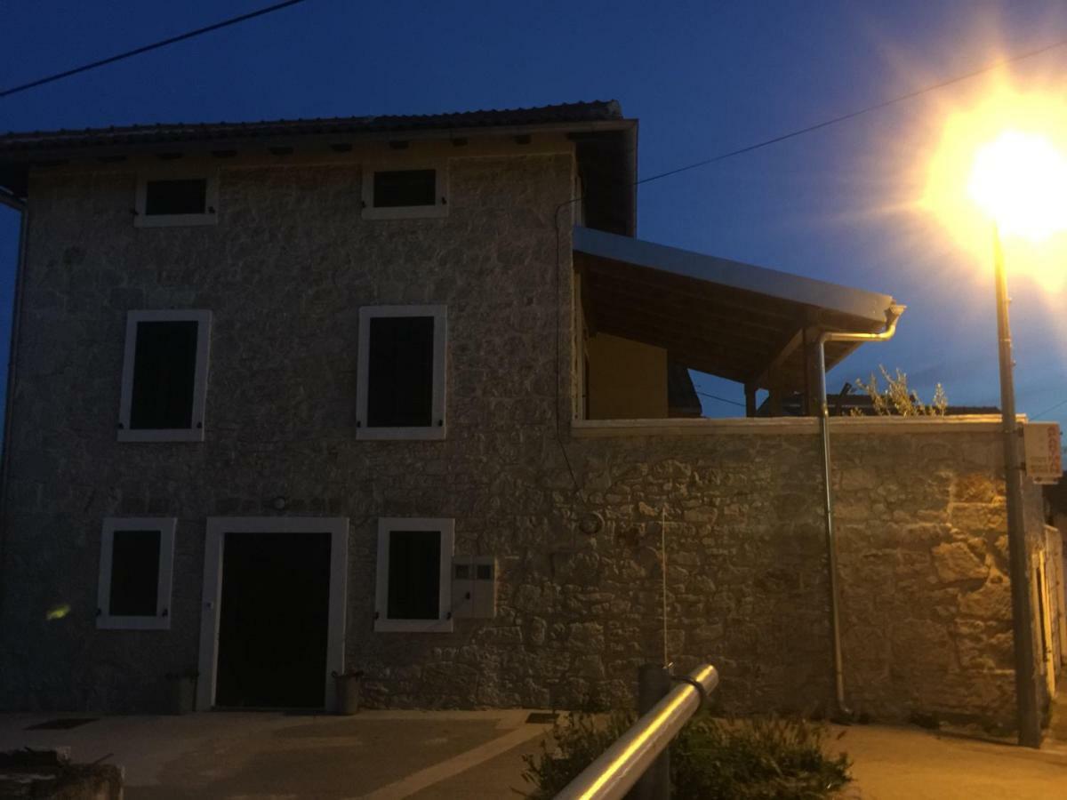 Stein Haus Villa Pirovac Eksteriør bilde