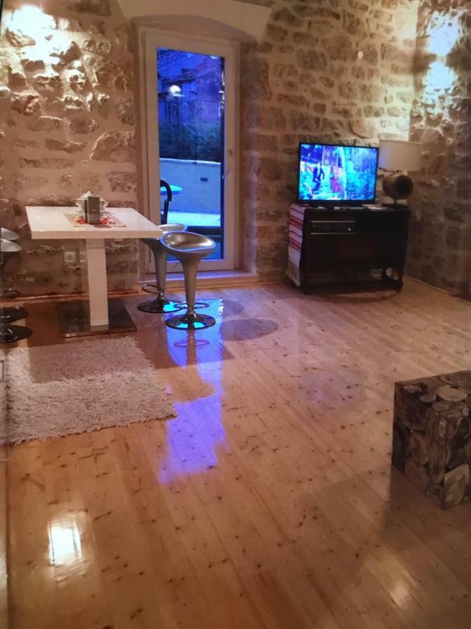 Stein Haus Villa Pirovac Eksteriør bilde